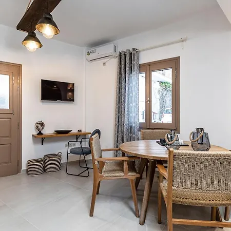 Cozy Comfy Town House Naxos City